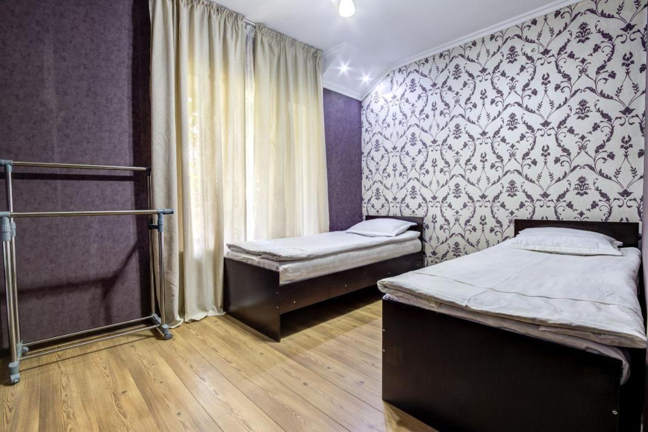 Opera Bed&Breakfast Bisjkek Buitenkant foto